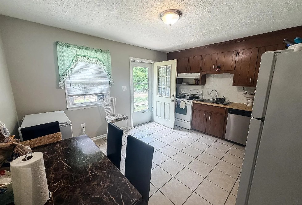 Unit B Kitchen